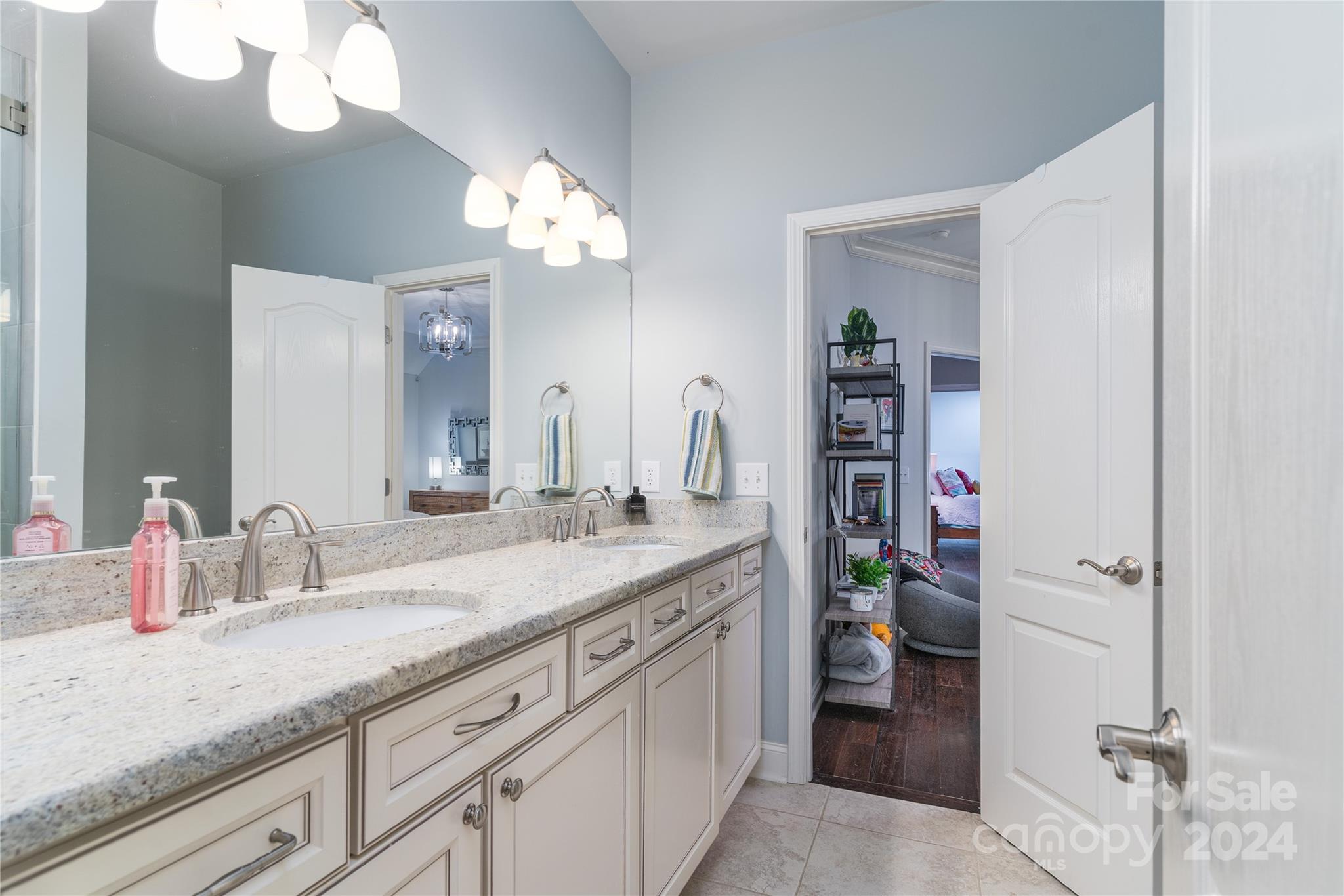 The Peninsula - Residential