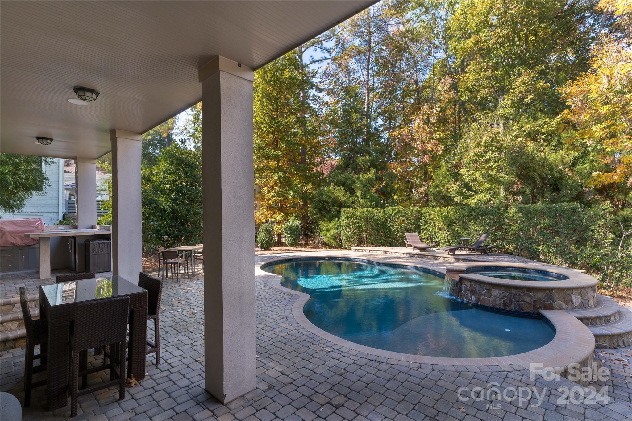 The Peninsula - Residential