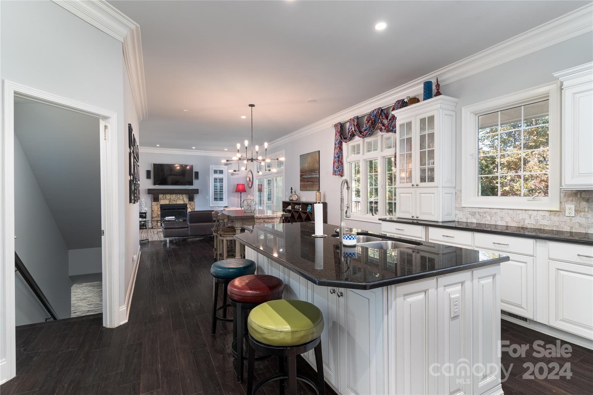 The Peninsula - Residential