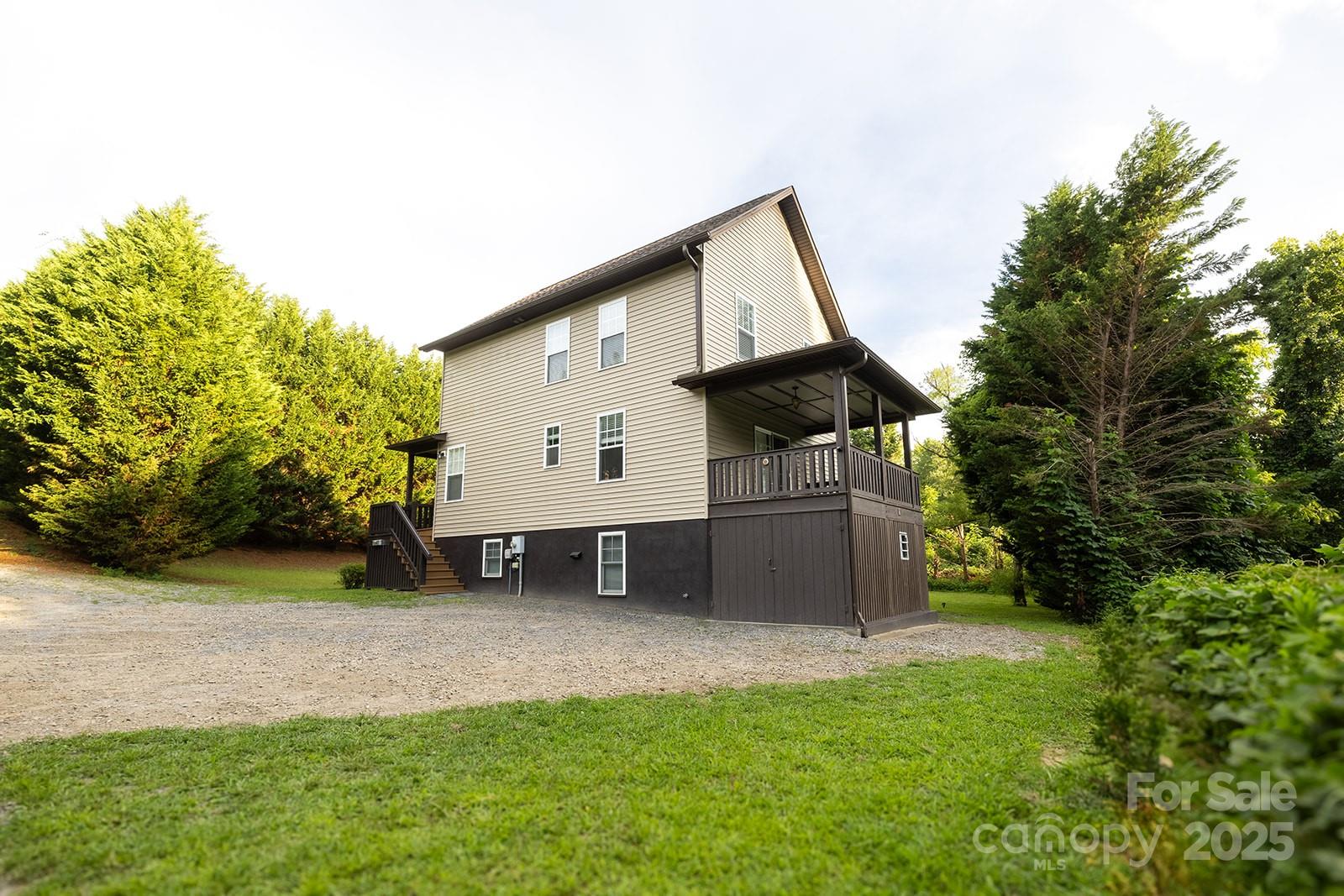 116 Unaka Avenue