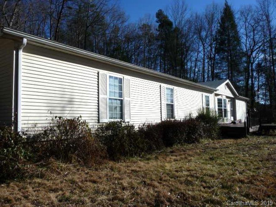 Breathtaking Distant Mountain Views from the deck, gazebo etc. Immaculate condition. Minutes to Highway 70 and Highway 40.