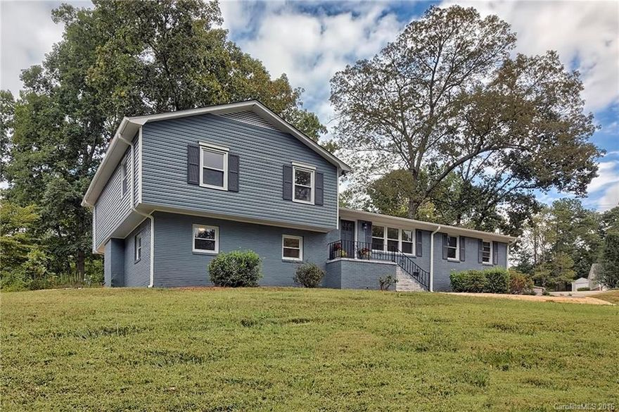 You'll fall in love w/ this impeccable home fully upgraded just for you! Enjoy 2,000 sq ft while still feeling cozy. Featuring a spacious interior w/ gorgeous hardwood floors in dining, kitchen & family rooms. Chef’s kitchen w/ granite counters, island sink, stainless appliances & plenty of counter & cabinet space. 4 bed, 3 full baths offer room for the whole family. Beautifully updated bathrooms w/ new flooring throughout. Sitting on 1 AC of land in a great school district is just added bonus.