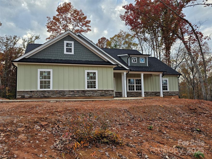 Great New Construction home north of Lancaster.  Property is almost an acre. Home has 9 ft ceilings, split floor plan
large rear screen porch, 24 X 24 garage. Depending on status of construction buyer might be able to make some interior choices.  Call listing agent for more information.
