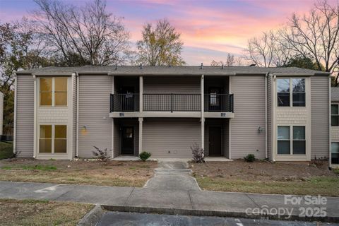 Photo of 11049 Cedar View Road, Charlotte, NC 28226 (MLS # 4318889)