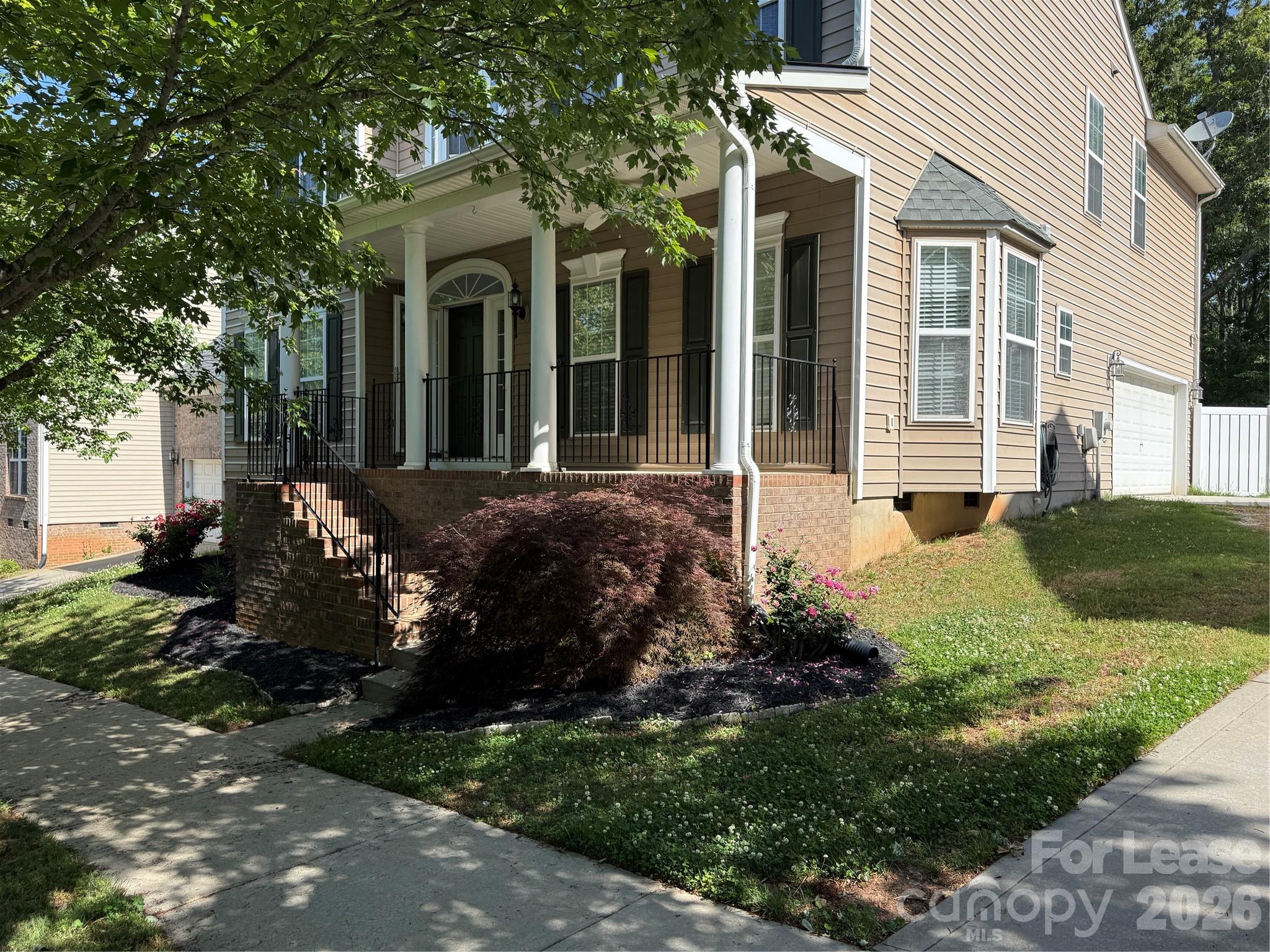 Photo 1 of 30 — 15622 Troubadour Lane, Huntersville, NC 28078