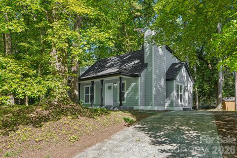 Photo of 5414 Leaford Court, Charlotte, NC 28227 (MLS # 4368175)