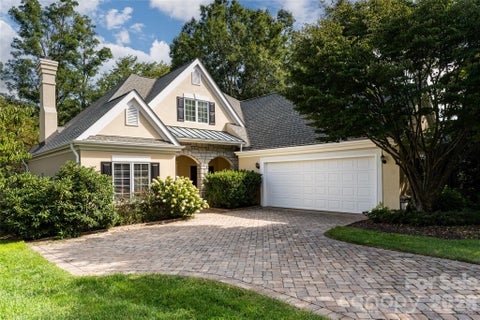 Photo of 8 Clovelly Way, Asheville, NC 28803 (MLS # 4415587)