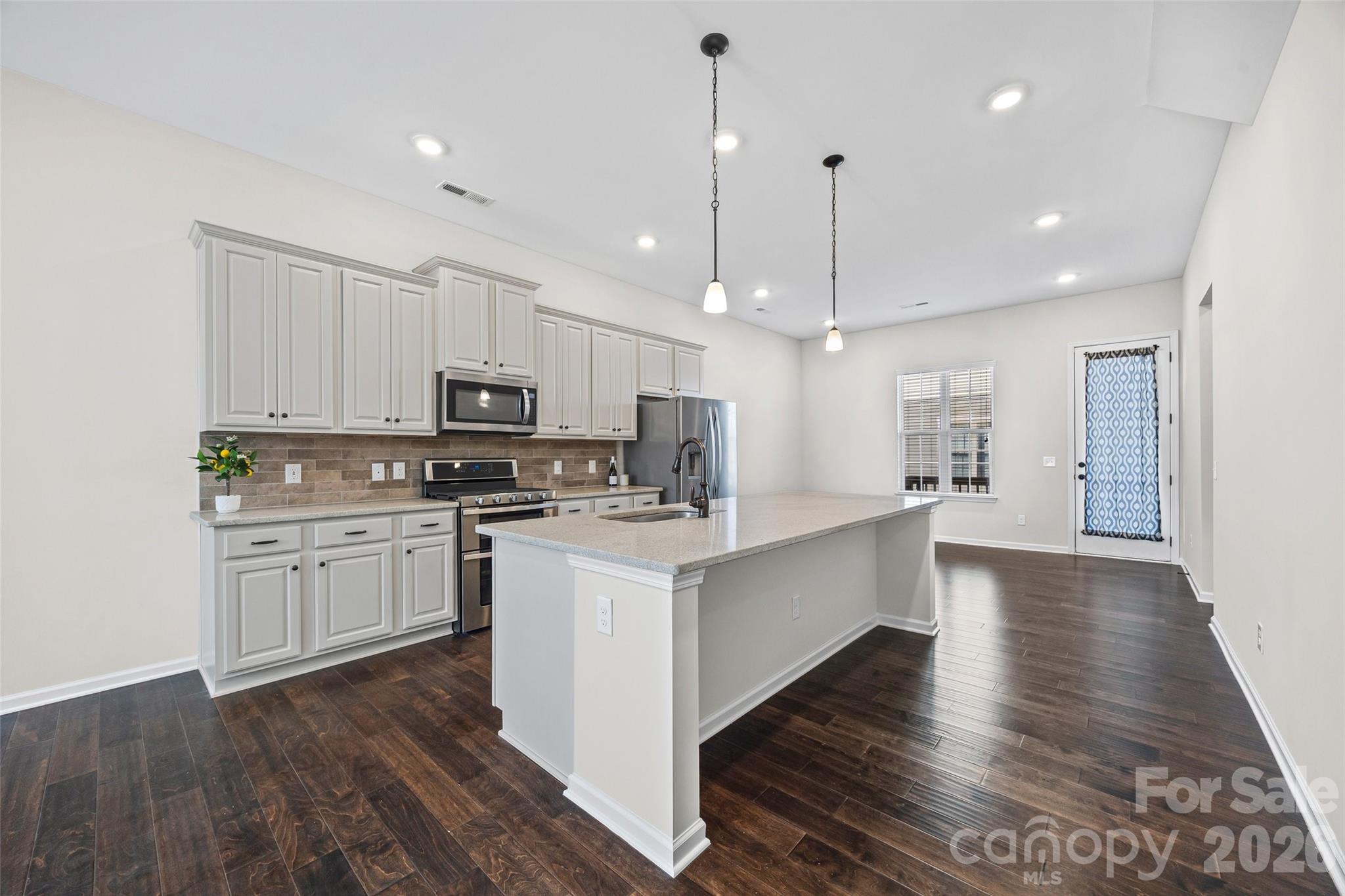 9236 Ainslie Downs Street