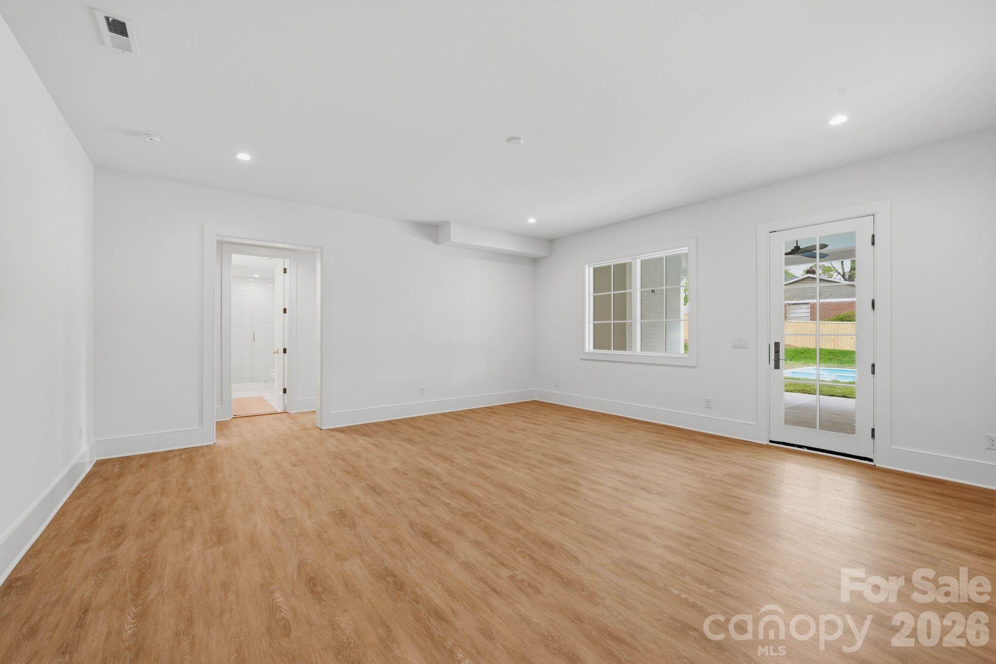 Mammoth Oaks - Residential