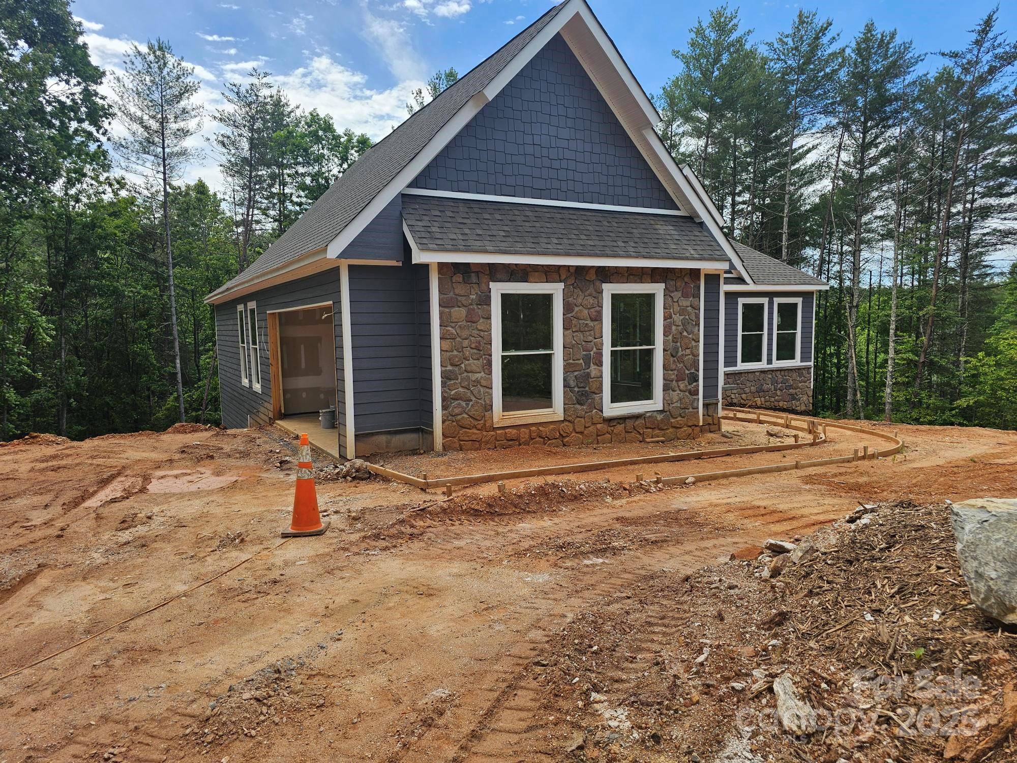 2031 Robert Drive 8