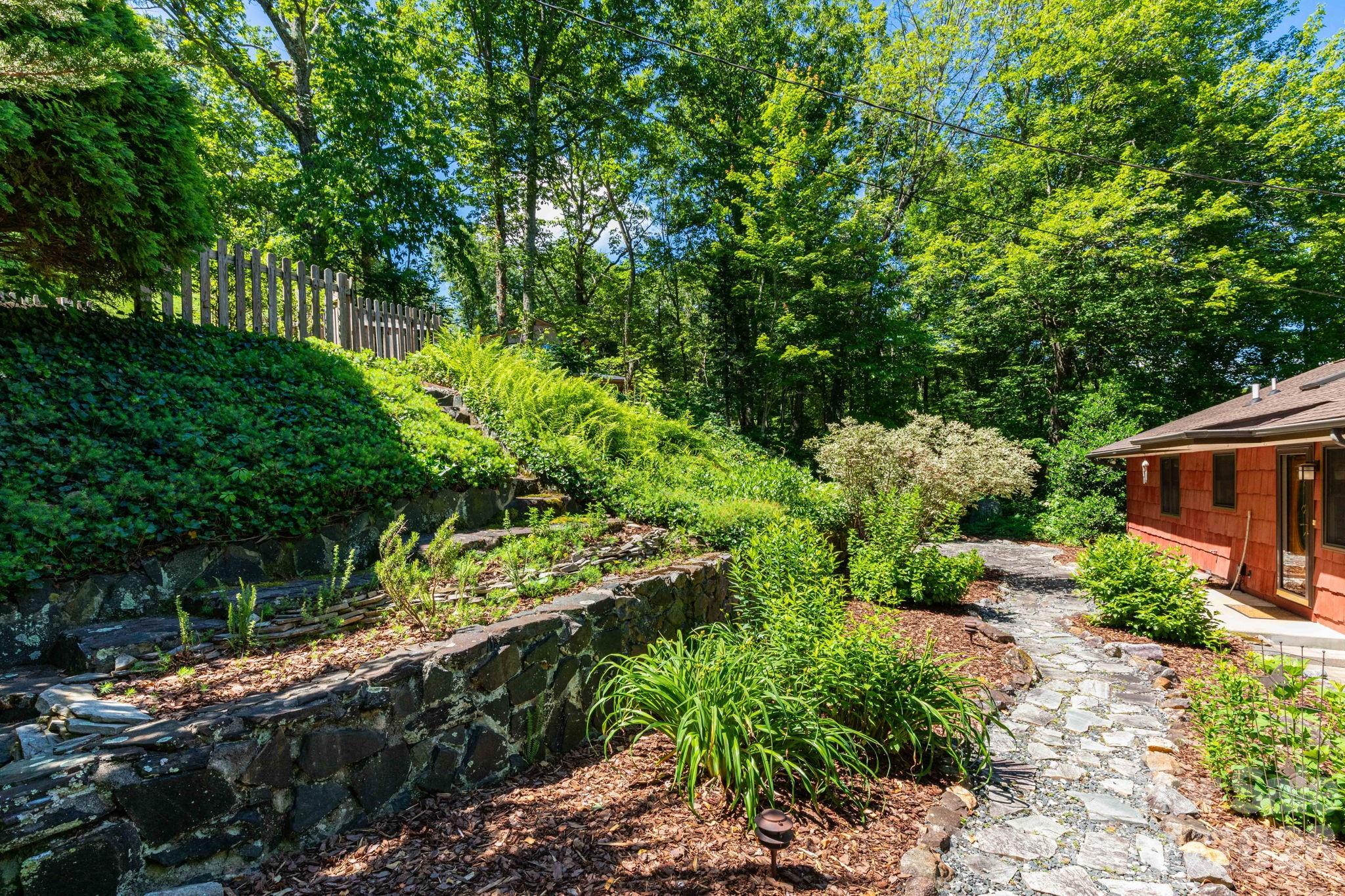 168 Blossom Ridge