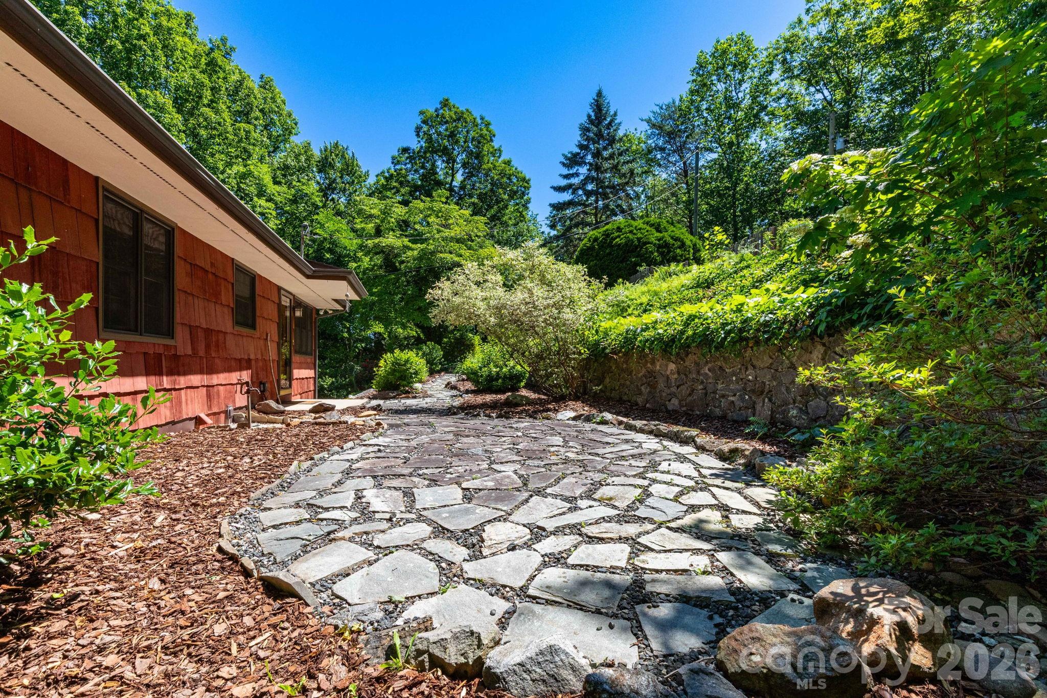 168 Blossom Ridge