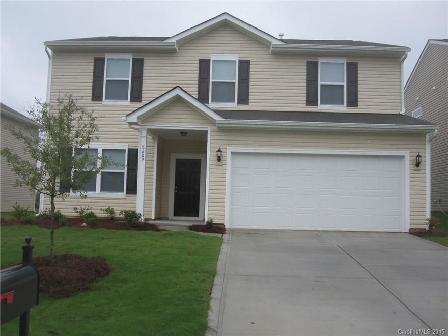 Brand new house with lots of room. Upstairs with 4 bedrooms and a loft . Living room and family room , Large pantry by Kitchen.