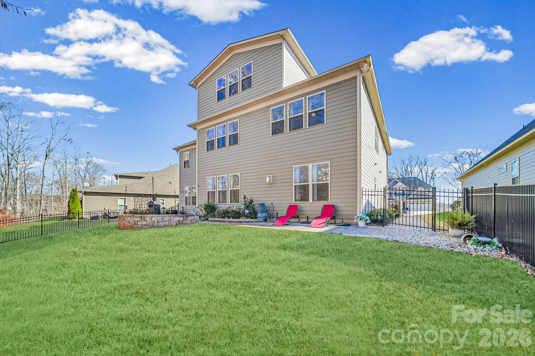 Queensbridge - Residential