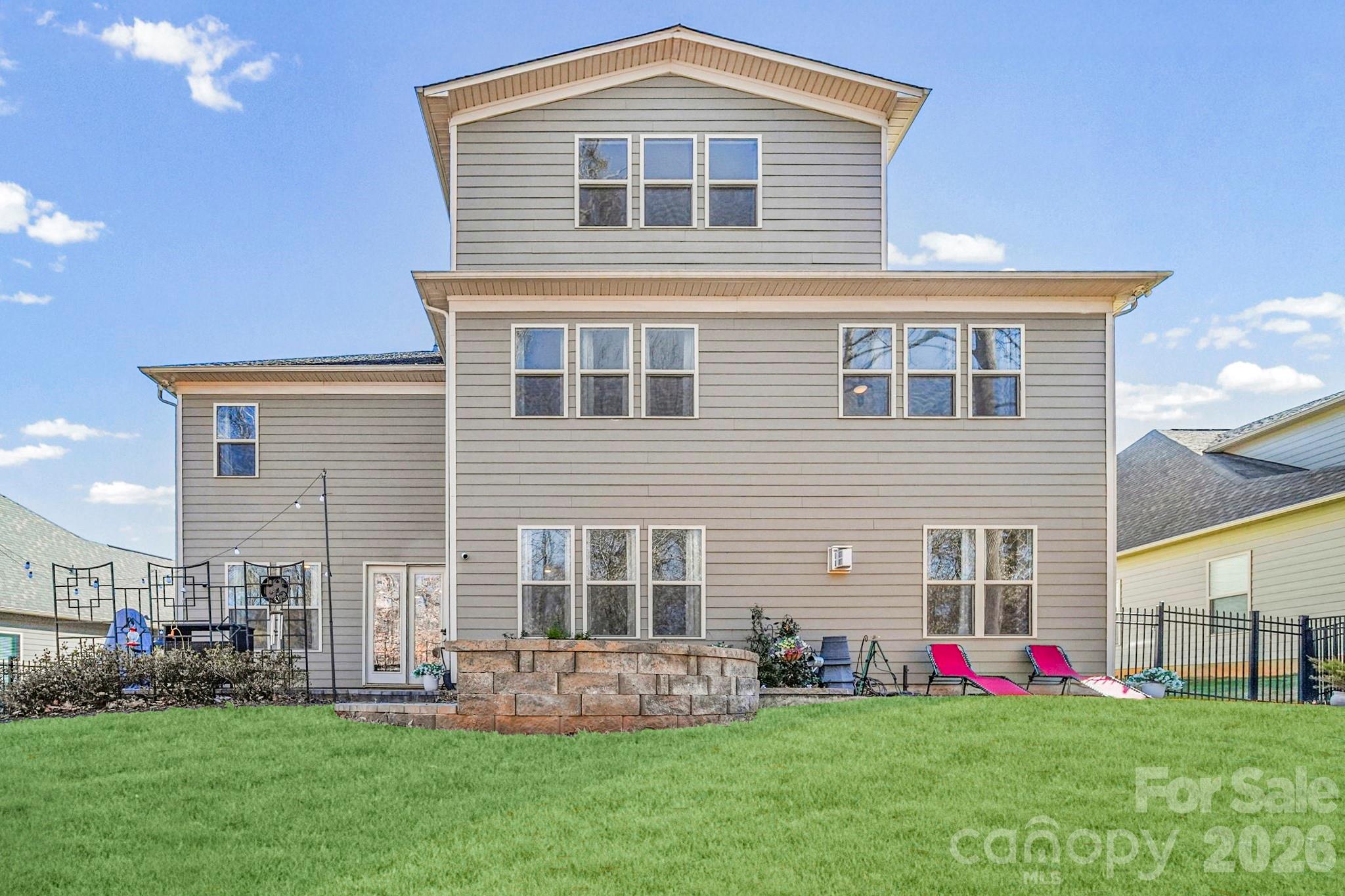 Queensbridge - Residential