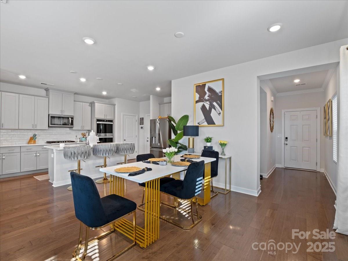 571 Palmarosa Street 130