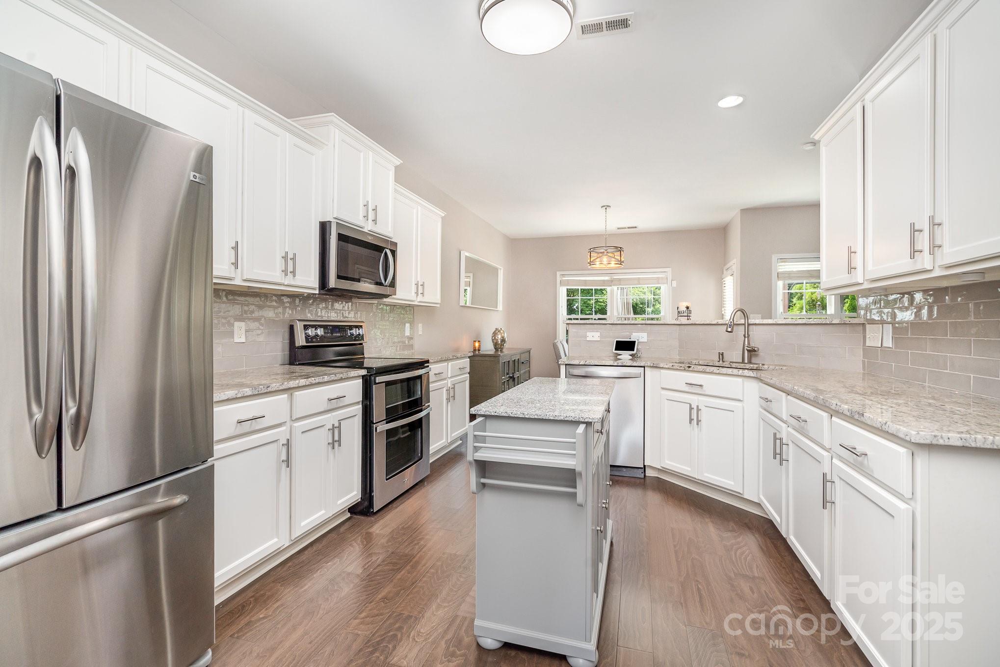 5723 Lindley Crescent Drive