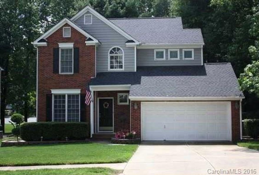 Beautiful home in amenity filled Davis Lake! This lovely 3 bed/2.5 bath home features a large master suite, great kitchen layout, large well manicured lot and a wonderful neighborhood. Close to shopping, highways, restaurants and more! The neighborhood features fishing lake, child-safe playground, 2 miles of walking and biking trails, beach volleyball court and a soccer field. Take a look today!