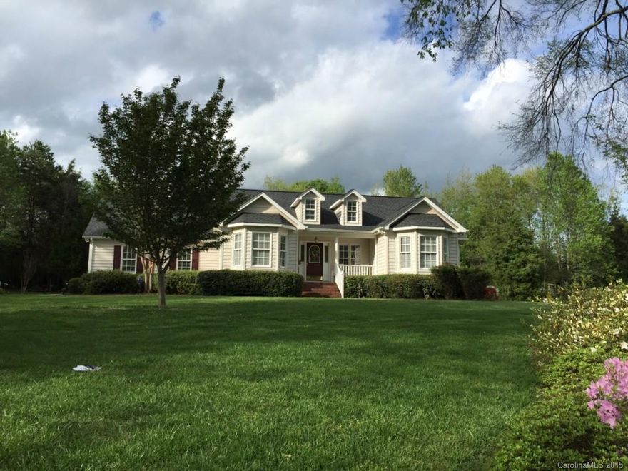 DESIREABLE WELL CARED FOR RANCH IN THE CLOVER SCHOOL DISTRICT AND CLOSE TO EVERYTHING!! 3 BDM/2 BATH, BIG OPEN KITCHEN, COZY FIREPLACE, OVERSIZED DECK OVERLOOKING PRIVATE BACKYARD, STORAGE SHED, LARGE 2 CAR GARAGE , 1 ACRE LOT IN A CUL-DE-SAC, EASY COMMUTE TO CHARLOTTE, GASTONIA, ROCK HILL & MORE.  CATHEDRAL CEILING IN THE GREAT ROOM, WHIRLPOOL TUB IN MASTER BATH PLUS STAND UP SHOWER ARE JUST SOME OF THE EXTRA FEATURES.   ROCKING CHAIR FRONT PORCH AND MATURE & COLORFUL LANDSCAPING. COME SEE IT!