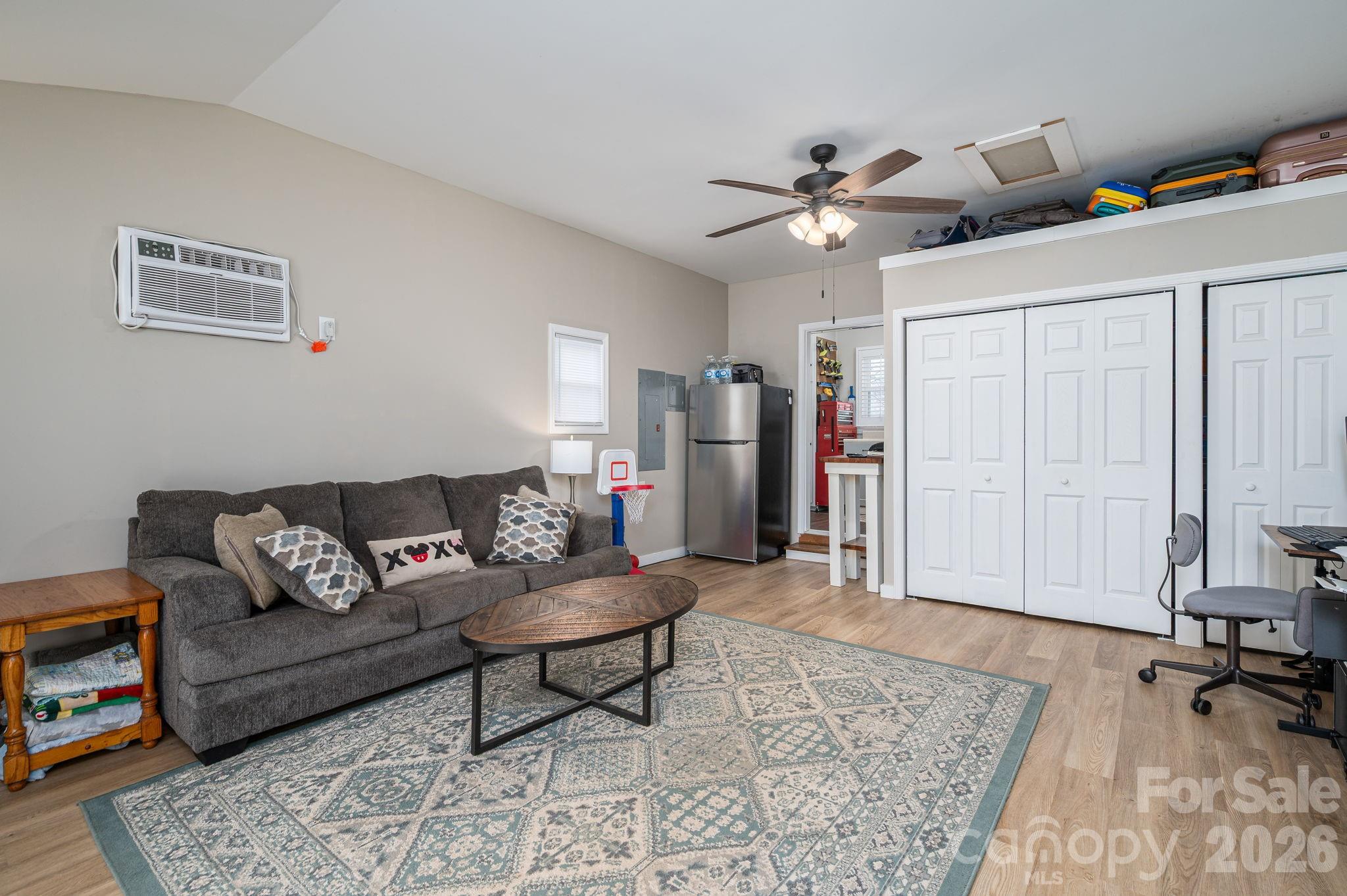 Oakcrest - Residential