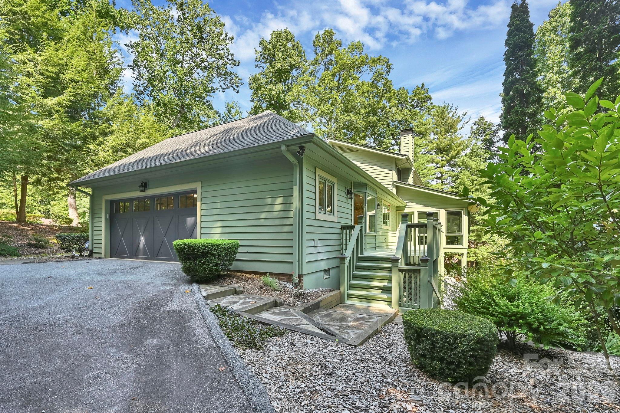 3 Rodney Court
