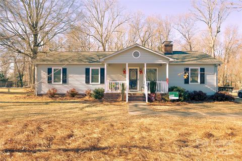 Photo of 705 Washington Lane, Kannapolis, NC 28083 (MLS # 4328431)