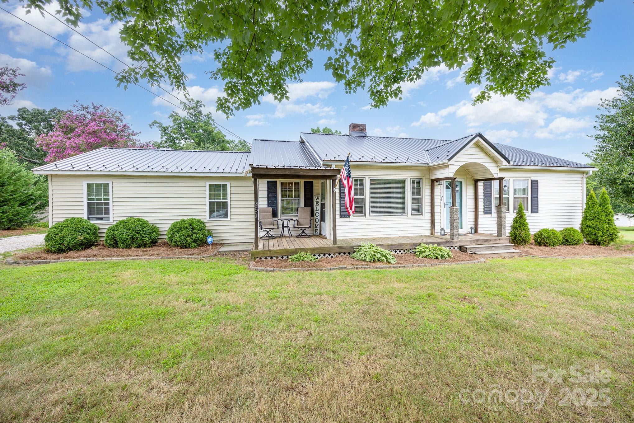 951 Helmstetler Road