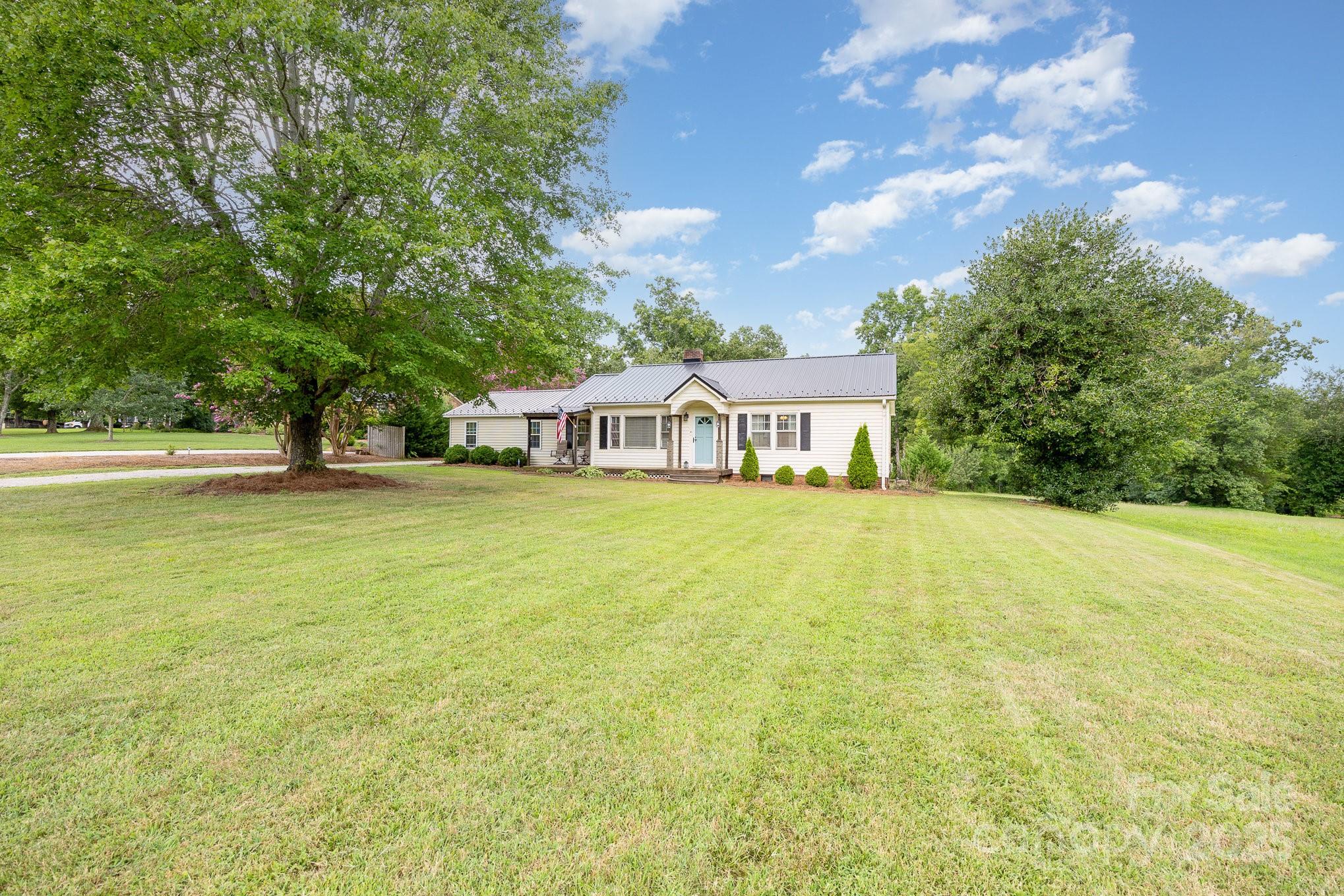 951 Helmstetler Road