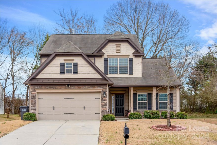 Make this charming 4 bedroom 3.5 bathroom house your new home in Charlotte! This home features a bright and spacious kitchen and dining room perfect for entertaining! The inviting living room offers ample room to enjoy an evening in or take your night outside to relax on the back patio! Fenced in for your convenience. Gramite countertops and stainless steel appliances. 

Master bedroom downstairs!