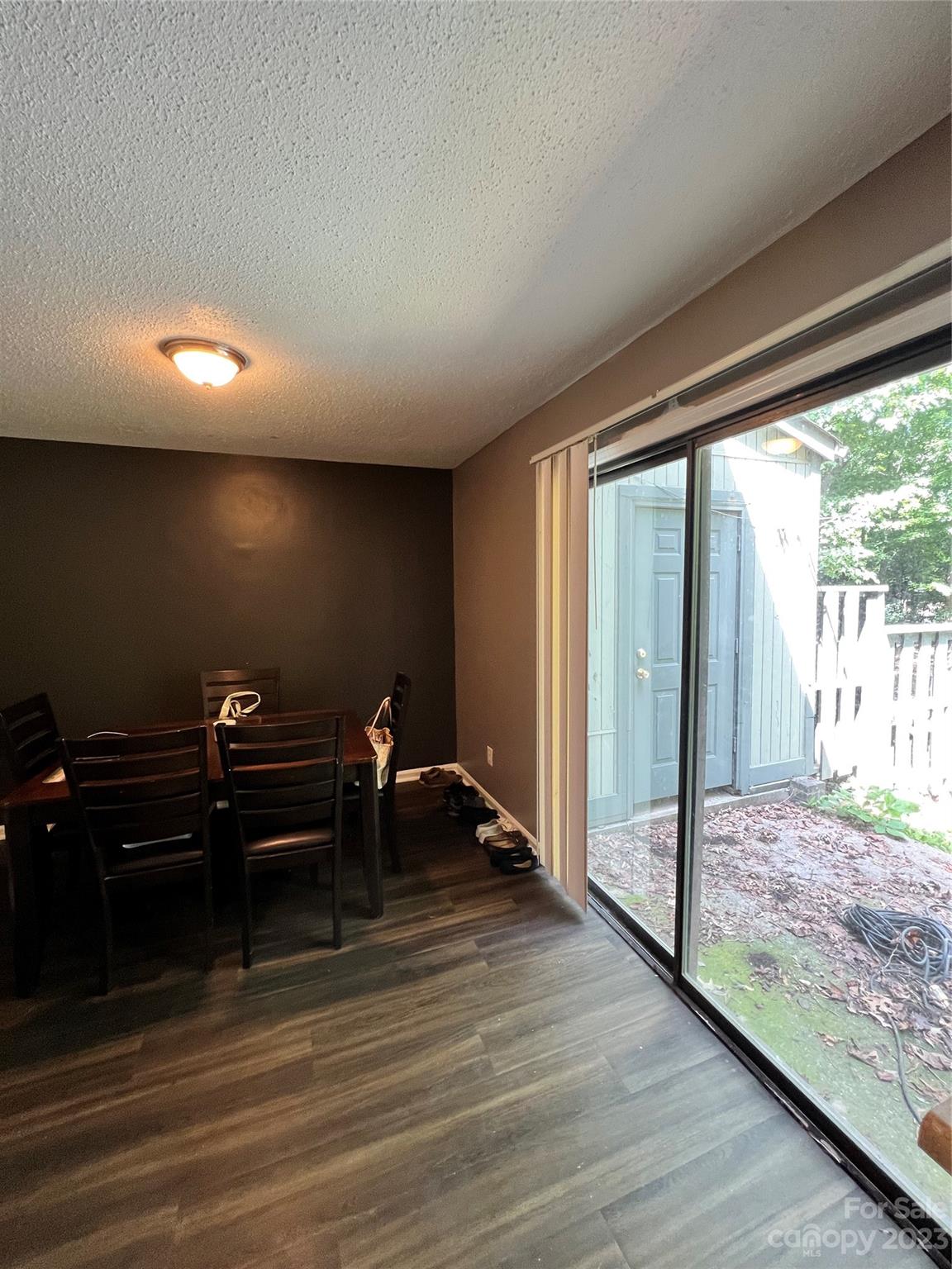 Four Seasons - Residential