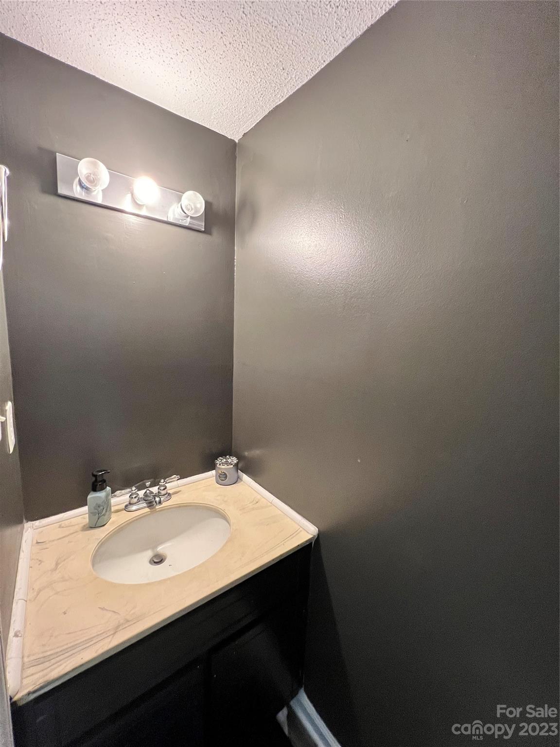 Four Seasons - Residential