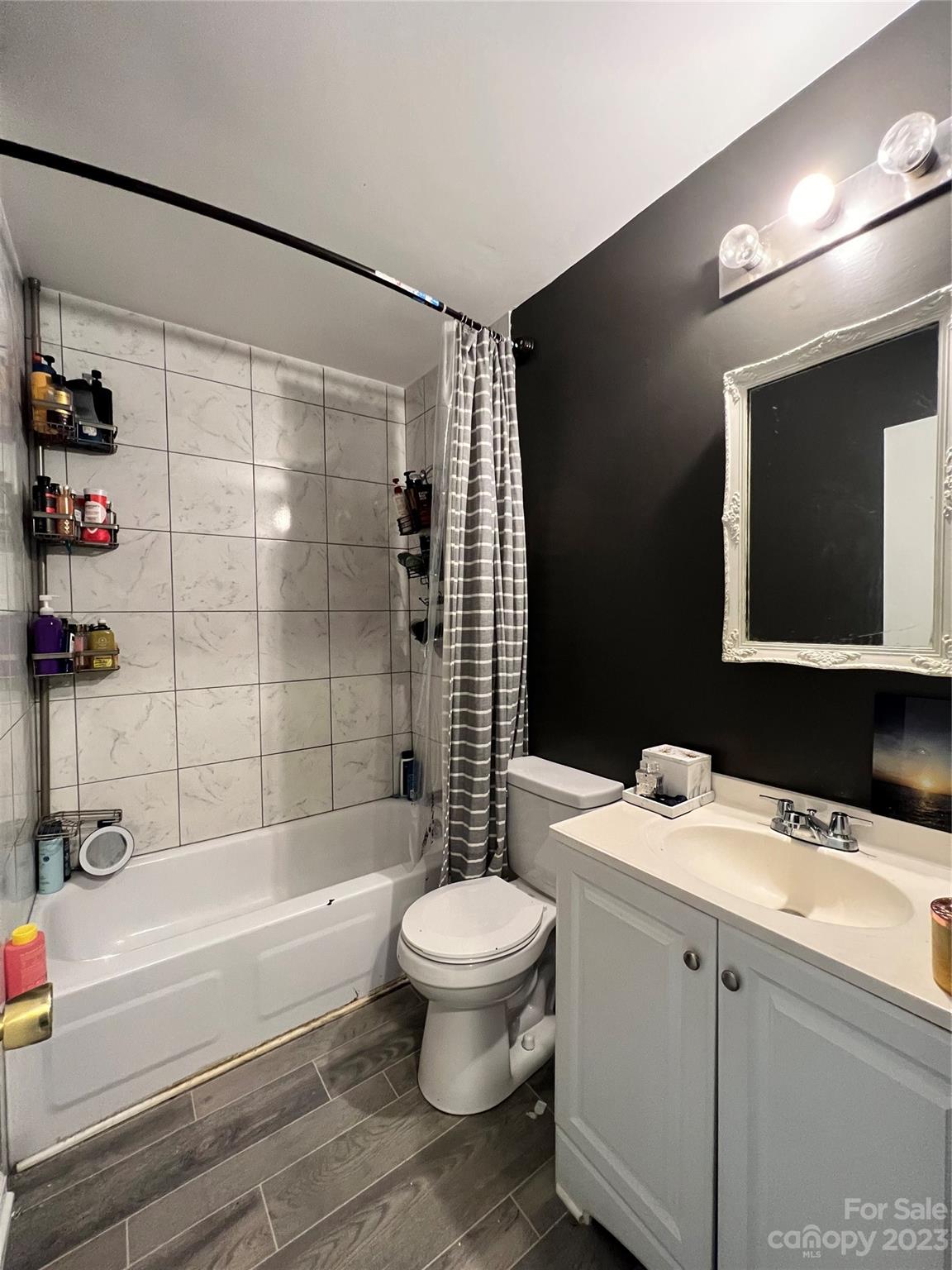 Four Seasons - Residential