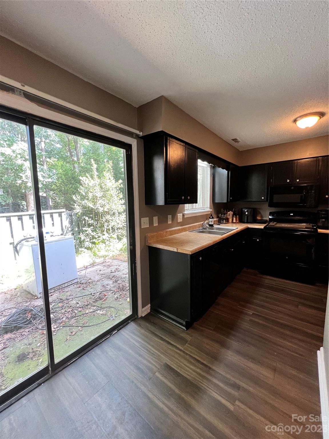 Four Seasons - Residential