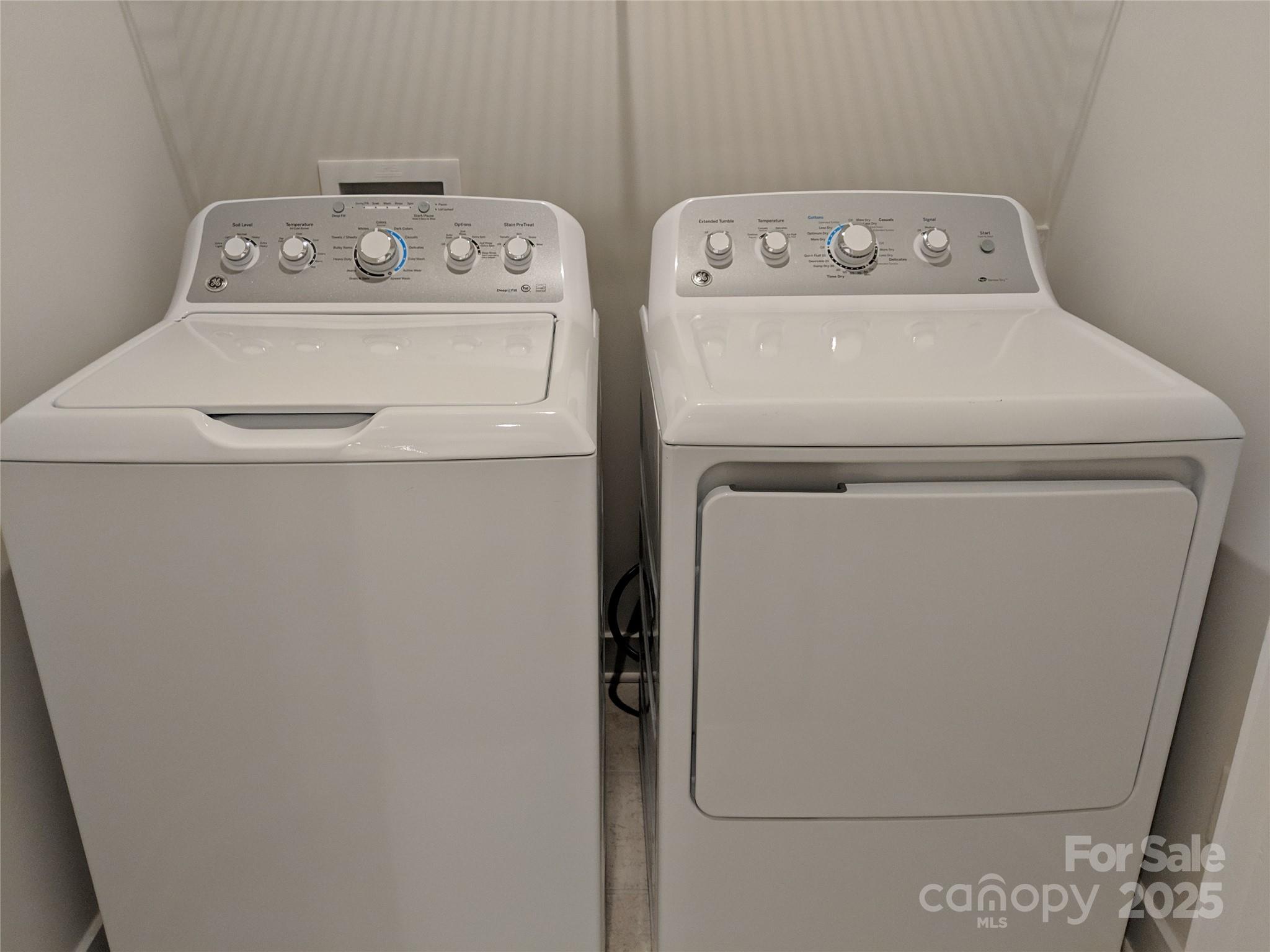 Townes of Oakhurst - Residential