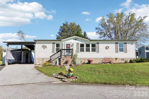 Photo of 304 Meadowbrook Court, Hendersonville, NC 28792 (MLS # 4438153)