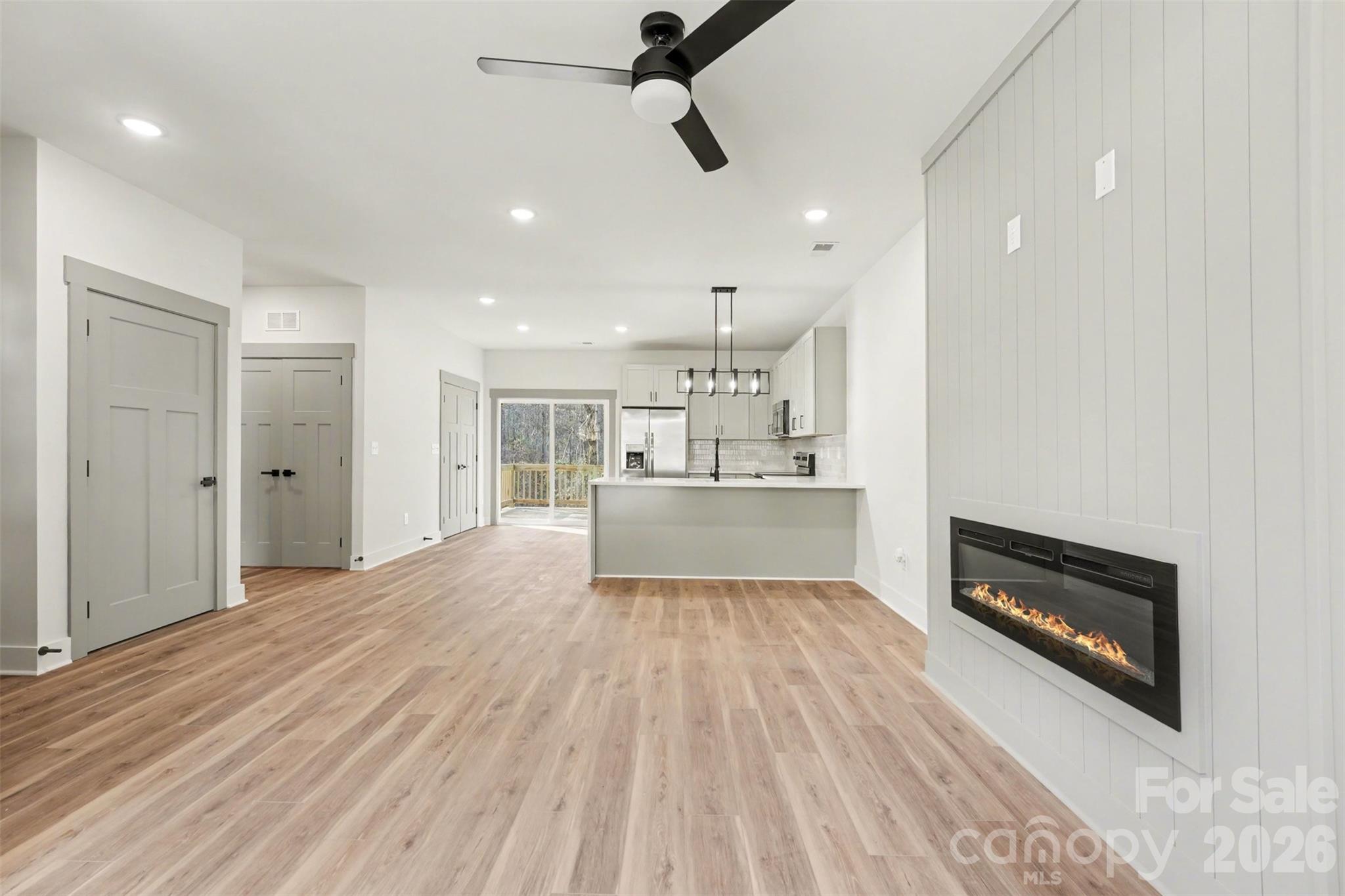 427 W Ballard Street