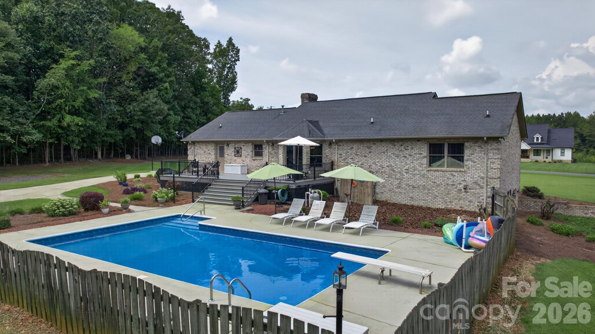 525 Gin Road