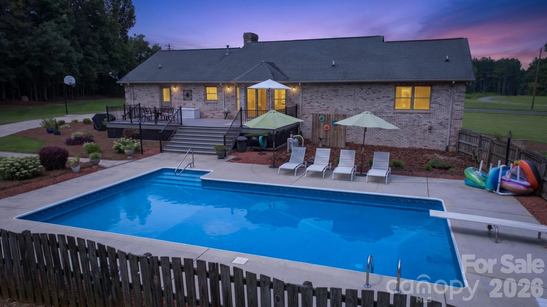 525 Gin Road