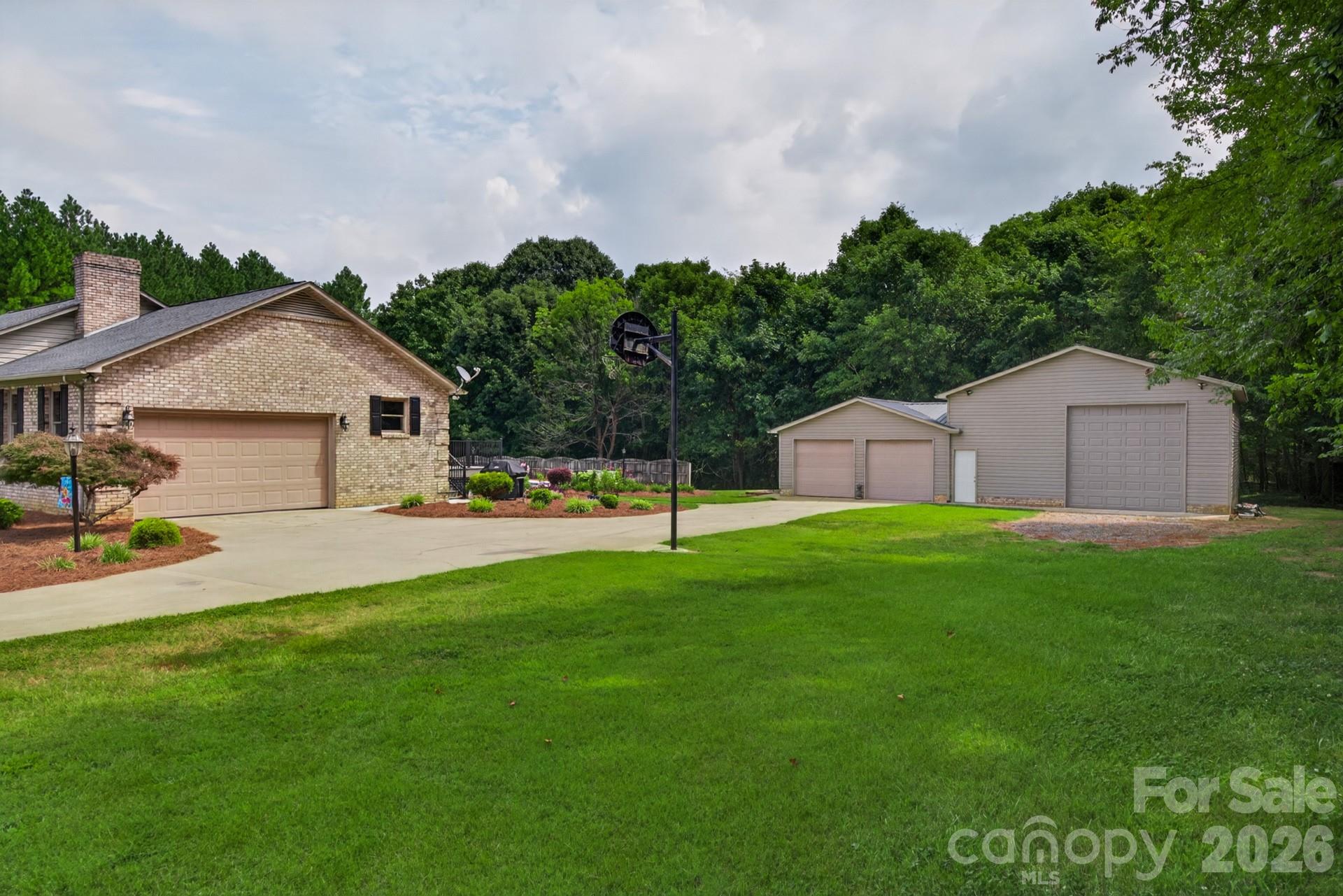 525 Gin Road