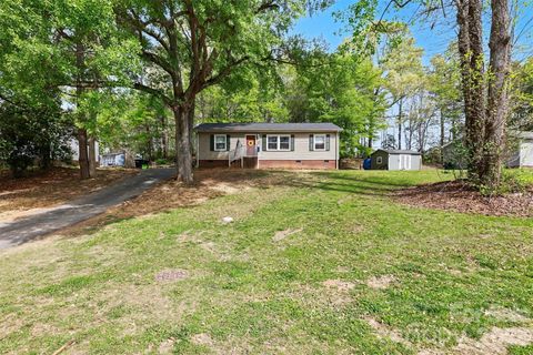 Photo of 114 State Street, Lincolnton, NC 28092 (MLS # 4372154)