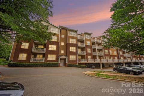 Photo of 1000 E Woodlawn Road #415, Charlotte, NC 28209 (MLS # 4398955)