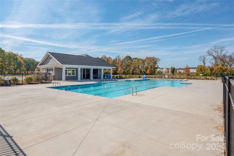 A home in Pineville