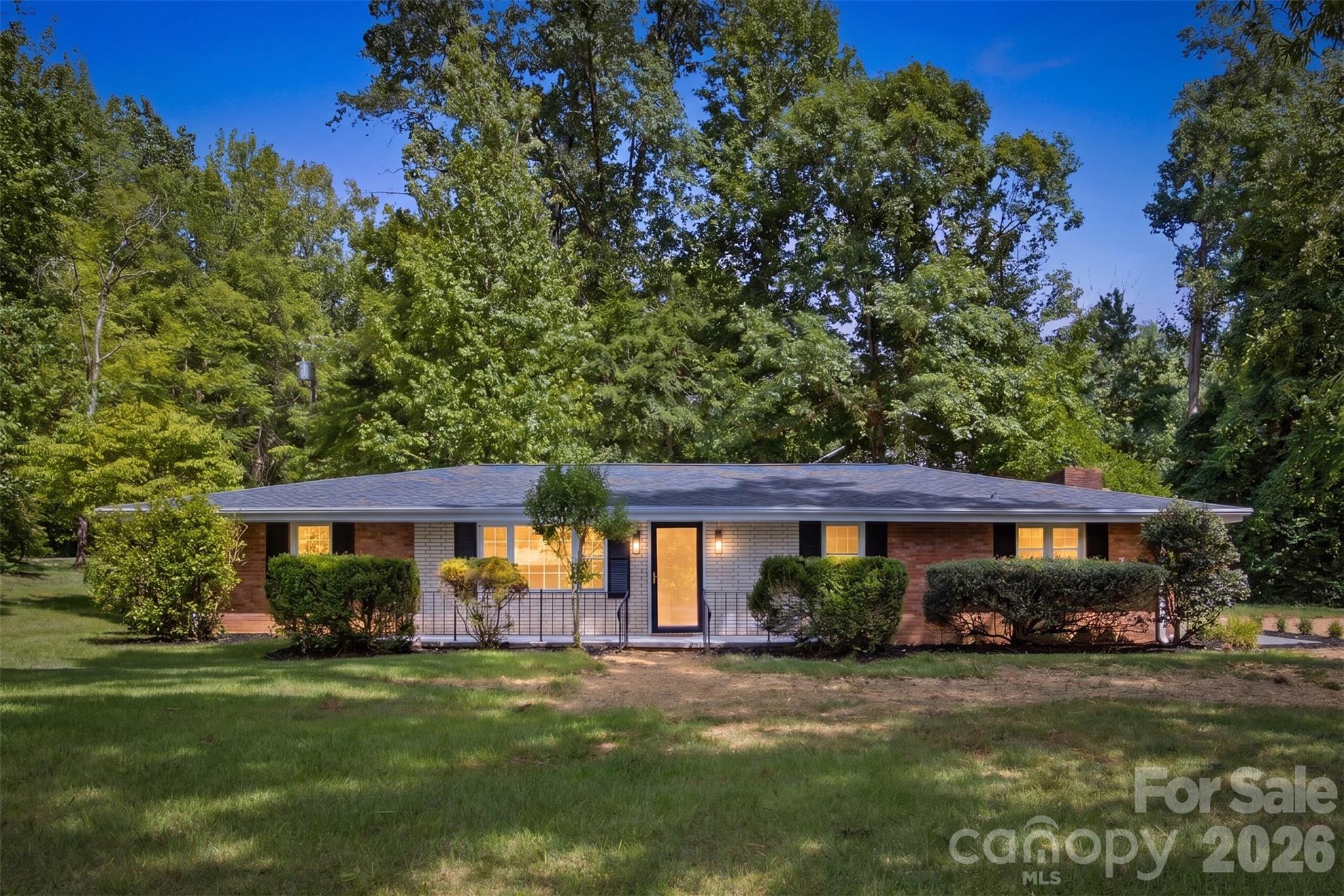 8223 Knollwood Circle, Charlotte, NC, 28213