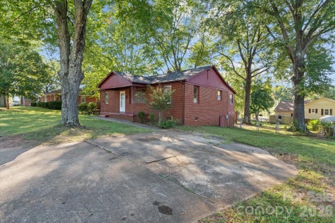 Photo of 322 Hartness Road, Statesville, NC 28677 (MLS # 4431876)