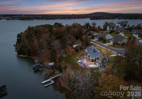 Photo of 16312 Cozy Cove Road, Charlotte, NC 28278 (MLS # 4321861)