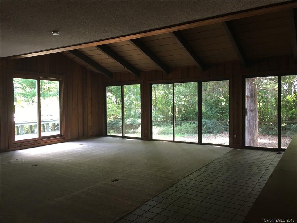 River Hills - Residential Lease