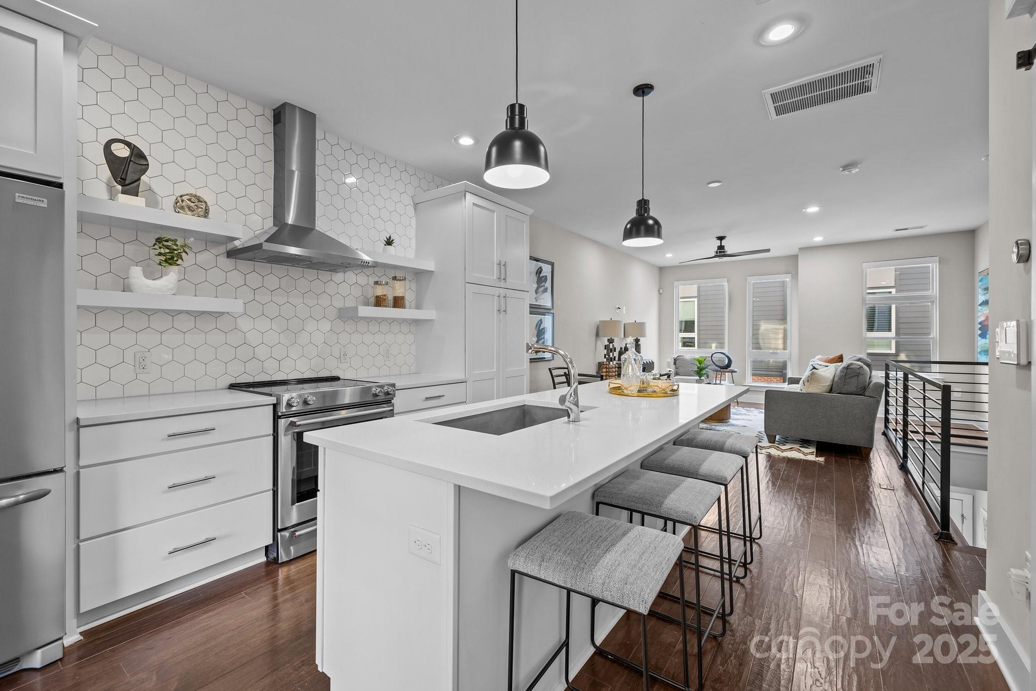 3655 Vallette Court