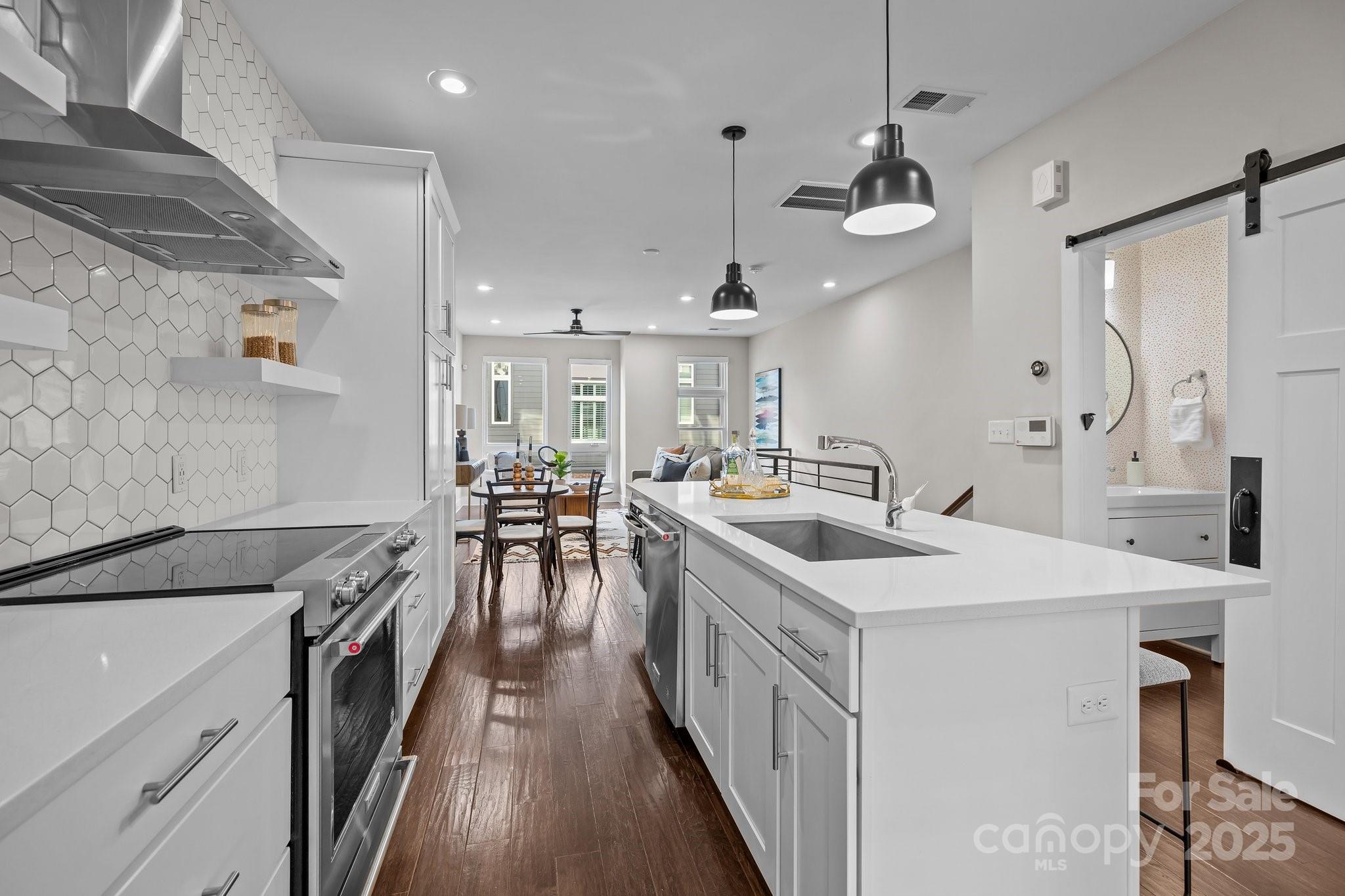 3655 Vallette Court
