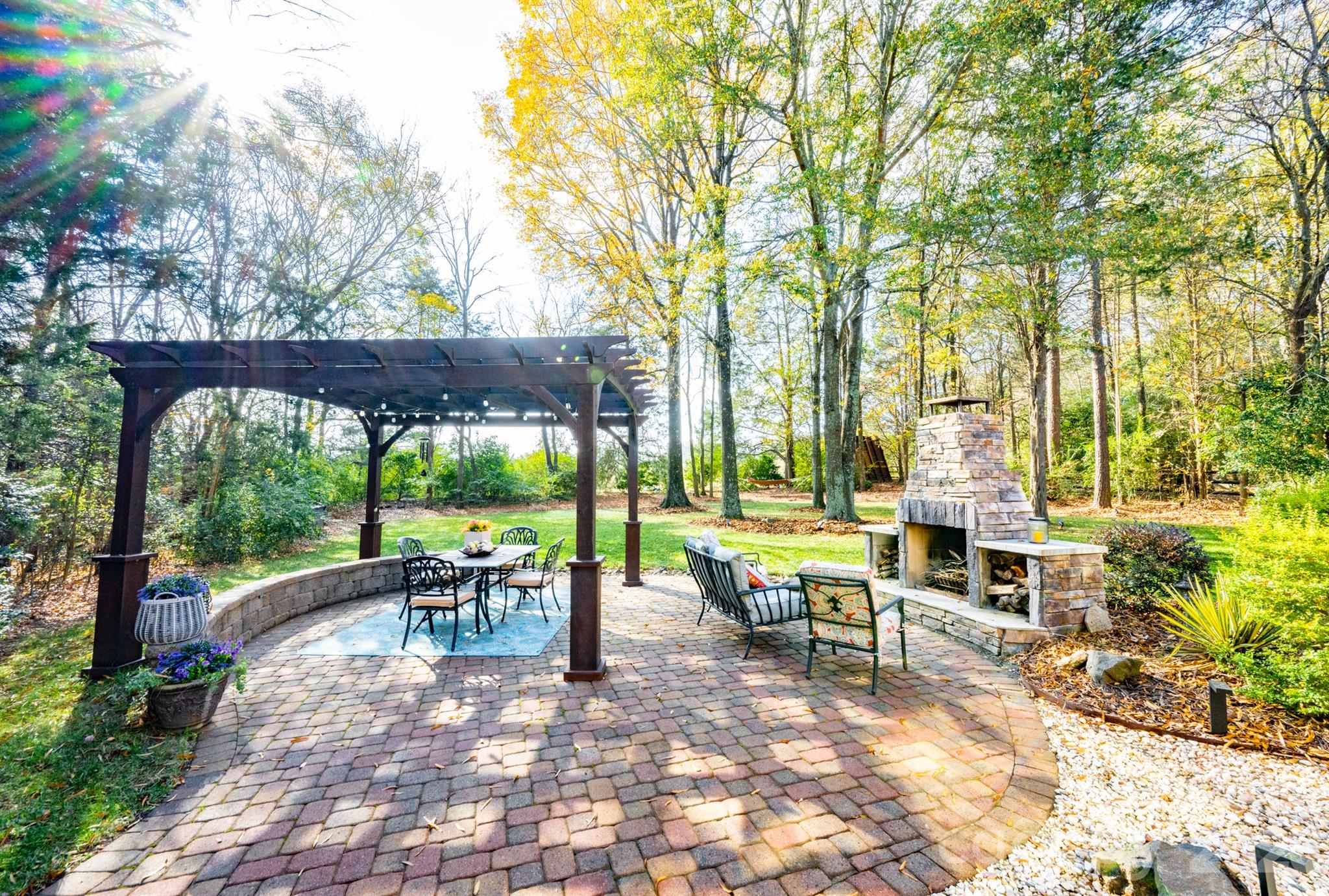 5729 Woodridge Court NW