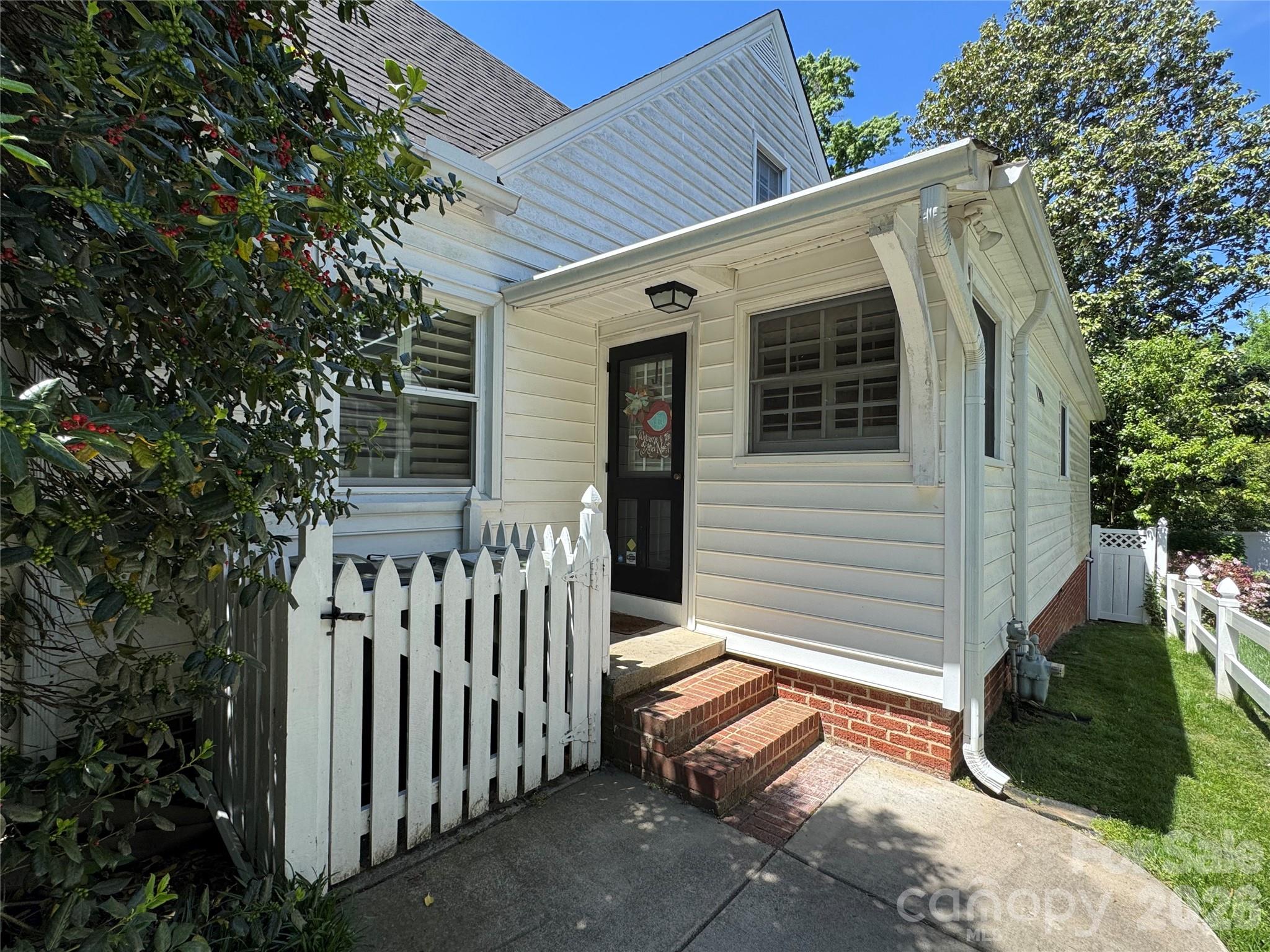 135 Eastover Drive SE